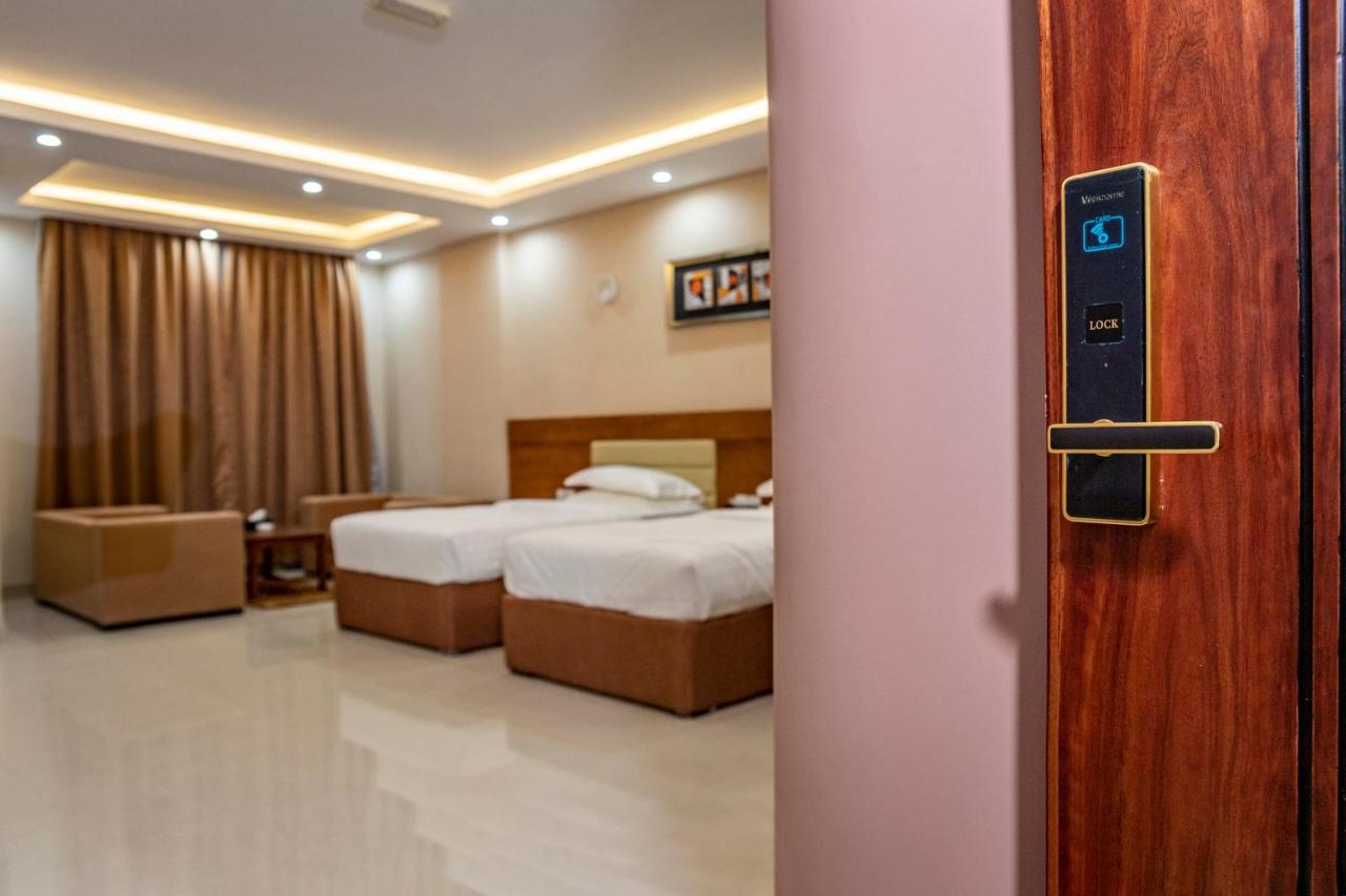 Red-5 - Al Safa Suites Salalah Exterior photo